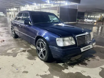 Mercedes-Benz E 280 1994 года за 3 200 000 тг. в Алматы – фото 4