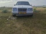 Mercedes-Benz E 220 1994 года за 1 650 000 тг. в Кулан – фото 2