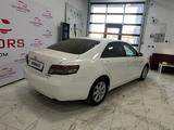 Toyota Camry 2011 года за 7 300 000 тг. в Атырау – фото 4