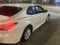 Toyota Camry 2020 года за 13 500 000 тг. в Астана – фото 4