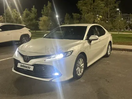 Toyota Camry 2020 года за 13 500 000 тг. в Астана