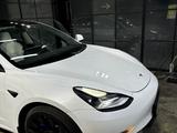 Tesla Model 3 2022 годаүшін12 900 000 тг. в Алматы – фото 4