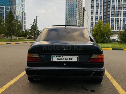 Mercedes-Benz E 300 1992 года за 1 500 000 тг. в Астана – фото 6