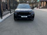 BMW X7 2022 года за 58 800 000 тг. в Астана – фото 2