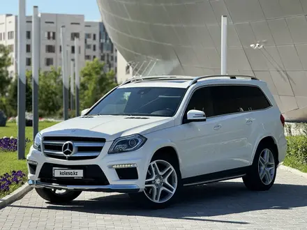 Mercedes-Benz GL 400 2015 года за 26 100 000 тг. в Астана