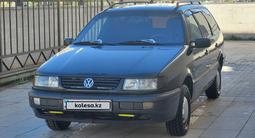 Volkswagen Passat 1995 года за 1 900 000 тг. в Астана – фото 2