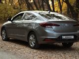 Hyundai Elantra 2020 годаfor8 550 000 тг. в Уральск – фото 5