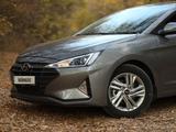 Hyundai Elantra 2020 годаfor8 550 000 тг. в Уральск – фото 2