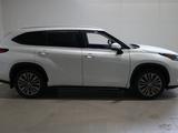 Toyota Highlander Luxe 2022 года за 35 171 500 тг. в Актобе – фото 5