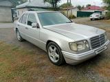 Mercedes-Benz E 220 1994 года за 1 700 000 тг. в Алматы