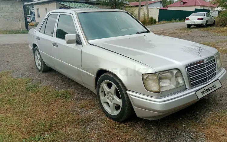 Mercedes-Benz E 220 1994 года за 1 700 000 тг. в Алматы