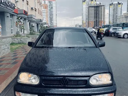 Volkswagen Golf 1997 года за 2 290 000 тг. в Караганда – фото 2