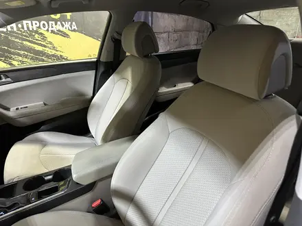 Hyundai Sonata 2015 года за 7 790 000 тг. в Актобе – фото 21
