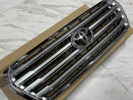 Решетка радиатора Toyota Land Cruiser 200 за 50 000 тг. в Актобе – фото 2