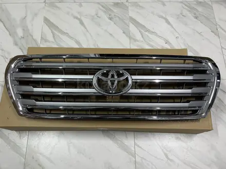 Решетка радиатора Toyota Land Cruiser 200 за 50 000 тг. в Актобе