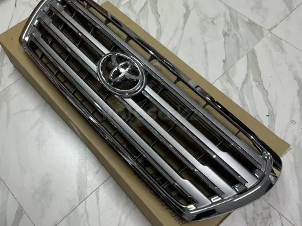 Решетка радиатора Toyota Land Cruiser 200 за 50 000 тг. в Актобе – фото 3