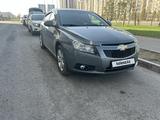 Chevrolet Cruze 2011 года за 4 400 000 тг. в Астана – фото 2