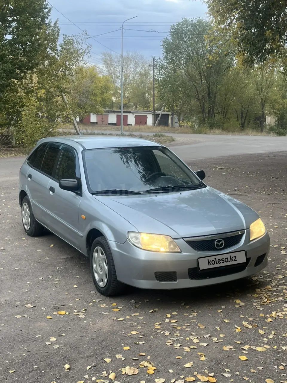 Mazda 323, 2002
