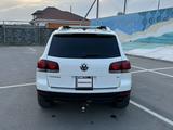 Volkswagen Touareg 2007 года за 6 790 000 тг. в Алматы – фото 5