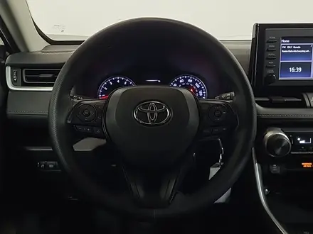 Toyota RAV4 2019 года за 11 990 000 тг. в Алматы – фото 13