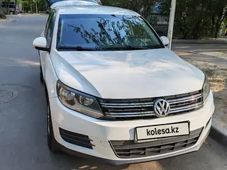 Volkswagen Tiguan, 2011