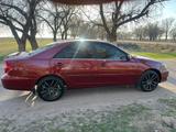 Toyota Camry 2003 года за 4 400 000 тг. в Шу – фото 2