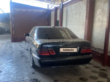 Mercedes-Benz E 240 2000 года за 3 200 000 тг. в Туркестан – фото 7