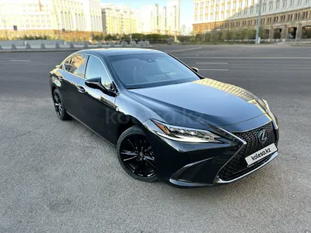 Lexus ES 250 2022 года за 26 500 000 тг. в Астана – фото 4