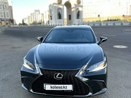 Lexus ES 250 2022 года за 26 500 000 тг. в Астана – фото 8