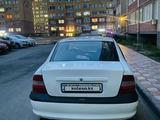 Opel Vectra 1997 года за 700 000 тг. в Атырау – фото 2