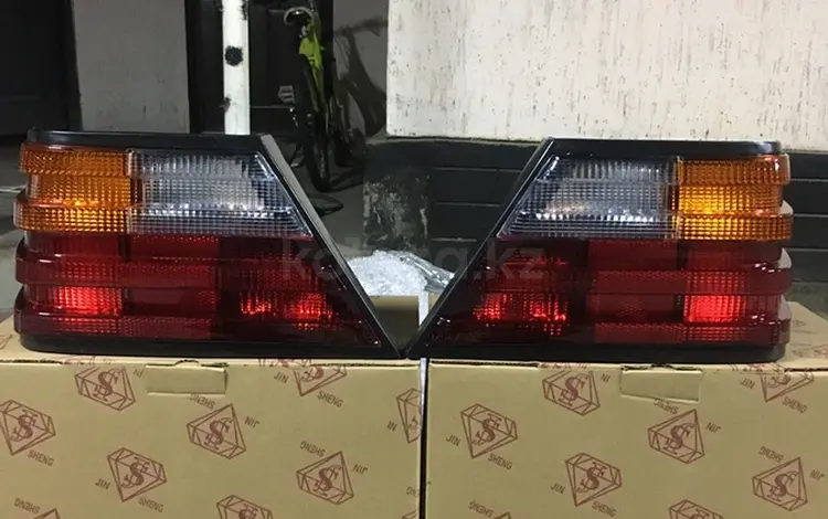 Задние фонари на Mercedes Benz 124 кузов под оригинал дубликат! за 16 000 тг. в Алматы