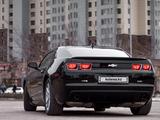 Chevrolet Camaro 2013 годаүшін11 000 000 тг. в Астана – фото 2