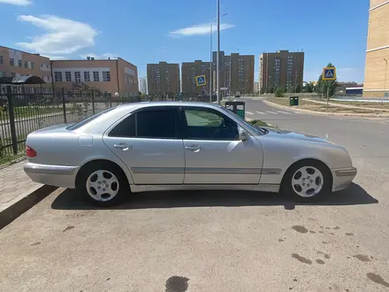 Mercedes-Benz E 200 2001 года за 3 500 000 тг. в Астана – фото 4