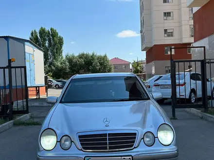 Mercedes-Benz E 200 2001 года за 3 500 000 тг. в Астана – фото 9