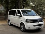 Volkswagen Multivan 2012 года за 10 999 999 тг. в Алматы – фото 2
