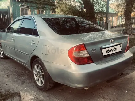 Toyota Camry 2003 года за 4 000 000 тг. в Актобе – фото 3