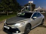 Toyota Camry 2023 года за 19 000 000 тг. в Тараз – фото 2