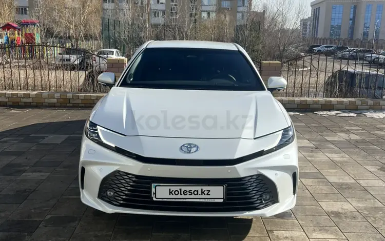 Toyota Camry 2025 года за 23 800 000 тг. в Актобе