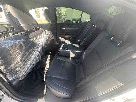 Toyota Camry 2025 года за 23 800 000 тг. в Актобе – фото 6