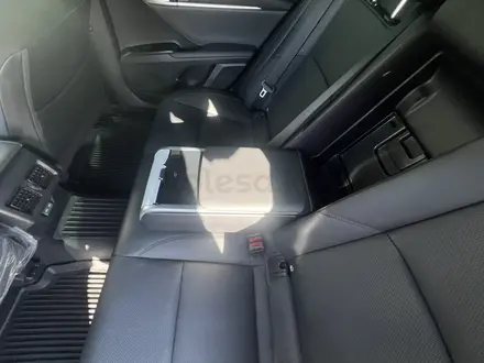 Toyota Camry 2025 года за 23 800 000 тг. в Актобе – фото 7