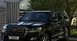 Toyota Land Cruiser 2017 года за 33 200 000 тг. в Семей
