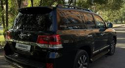 Toyota Land Cruiser 2017 года за 33 200 000 тг. в Семей – фото 2