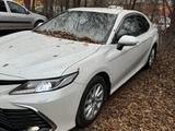 Toyota Camry 2021 года за 13 900 000 тг. в Астана – фото 4