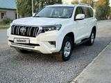 Toyota Land Cruiser Prado 2022 года за 31 500 000 тг. в Актобе – фото 2