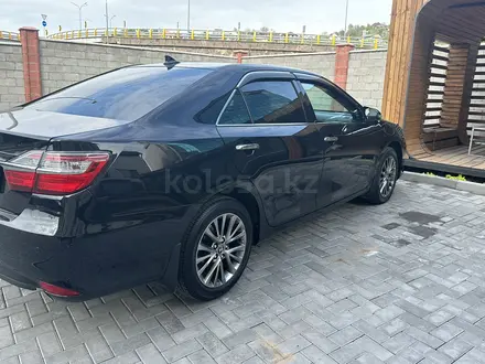 Toyota Camry 2017 года за 14 000 000 тг. в Алматы – фото 3