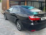 Toyota Camry 2017 года за 12 500 000 тг. в Алматы – фото 2