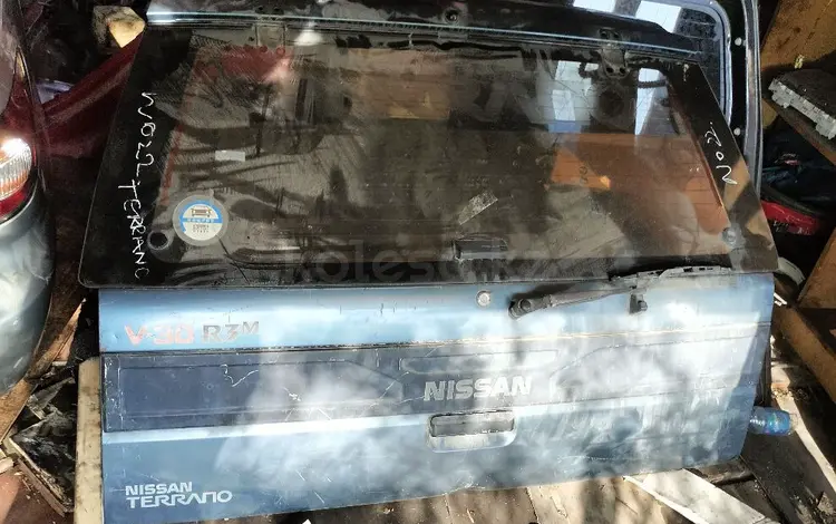 Лобовое стекло сзади на багажник на nissan terrano 1. Терраноүшін50 000 тг. в Алматы