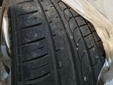 Комплект дисков с летними шинами за 300 000 тг. в Алматы – фото 2