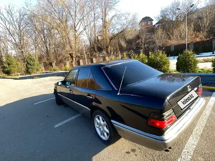 Mercedes-Benz E 280 1993 года за 2 000 000 тг. в Алматы – фото 8