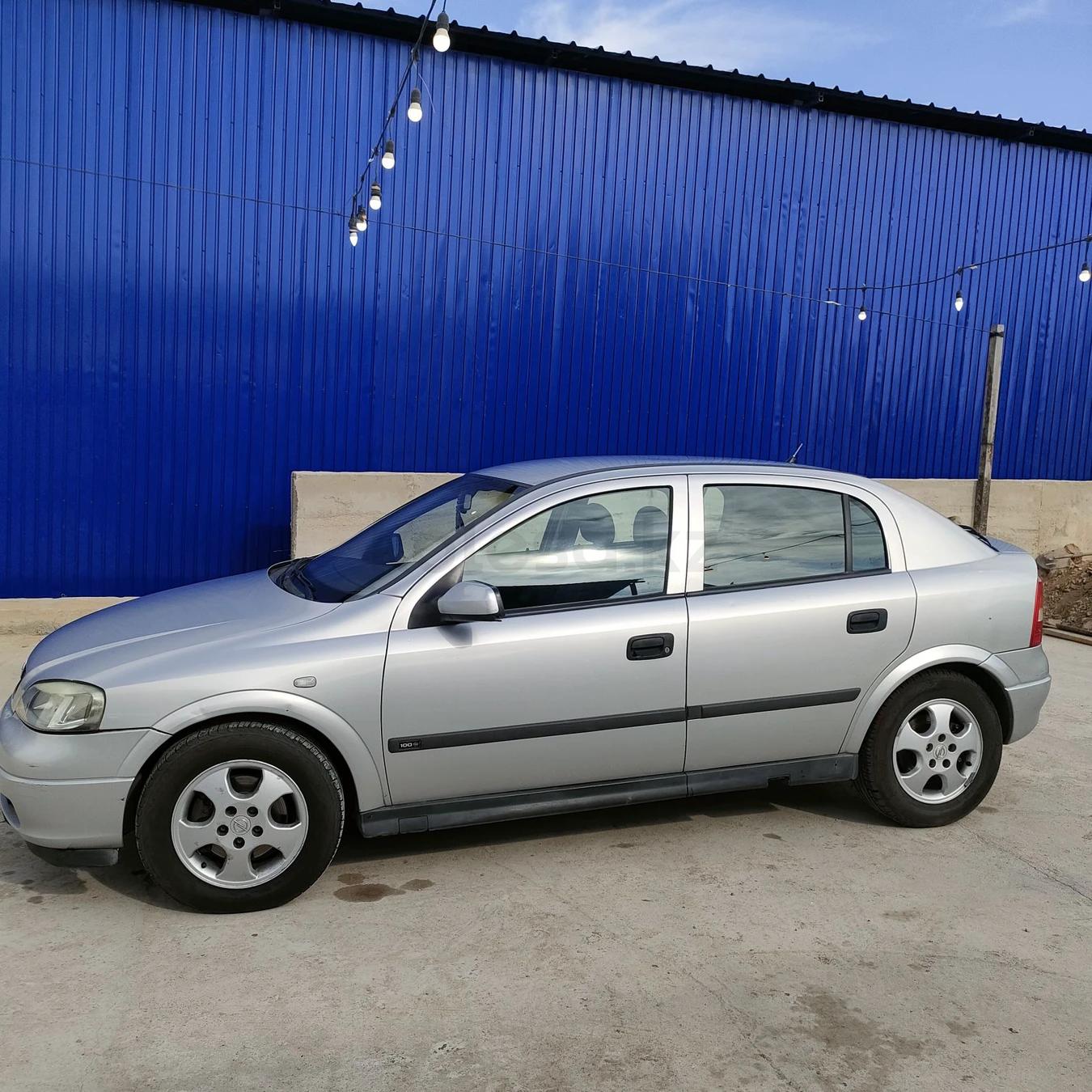 Opel Astra 2000 г.